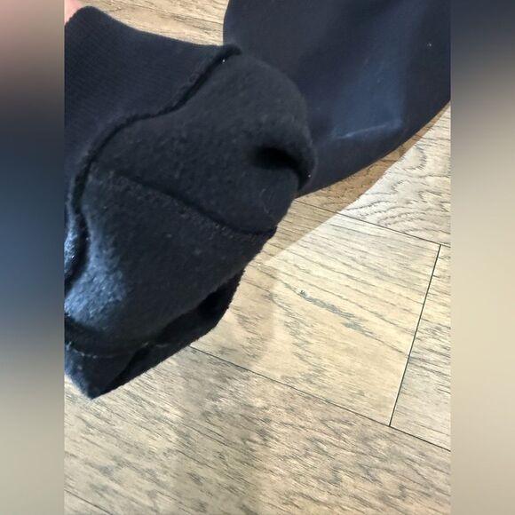 Lululemon Scuba High Rise Jogger
Size 6 - Picture 9 of 10